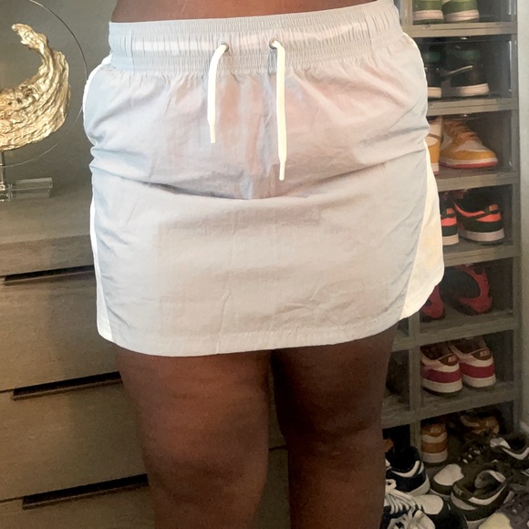 Retro Nike high waisted skirt - Picture 1 of 6